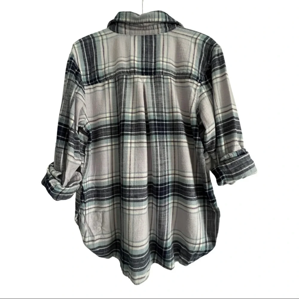 American Eagle Women’s Plaid Flannel Size: Medium - Picture 2 of 2